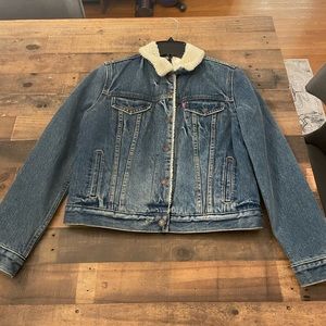 NWT Levi’s “Original Trucker” denim jacket w fleece lining